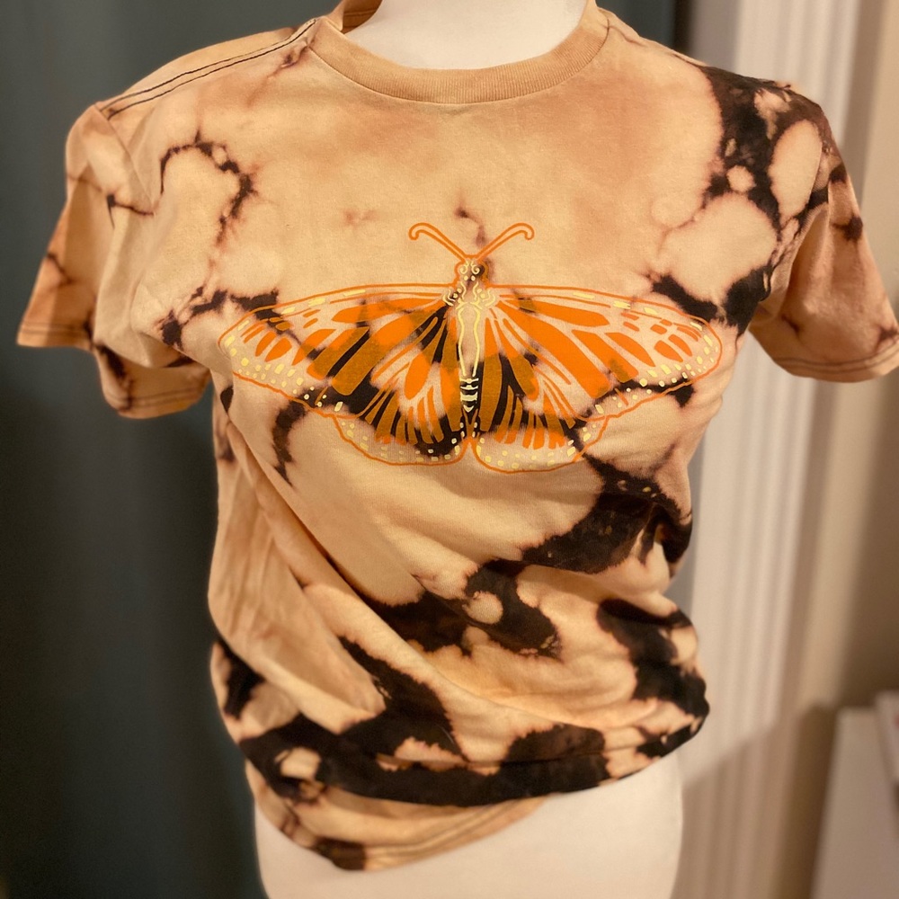 Custom Bleach Dye Mariposa Tee 🦋